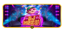 Sube el volumen y lánzate a la pista de baile en DJ Neko.<br/>
<br/>
En una cuadrícula de 3x4x3, los símbolos incluyen auriculares, tocadiscos y el DJ superestrella felino, que puede activar aleatoriamente el juego de bonificación donde solo aparecen símbolos de dinero y espacios en blanco.