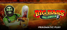 El pescador regresa en Big Bass Halloween 2, esta vez con una motosierra en la mano. El pescador poseído asume el papel del símbolo Wild en esta emocionante secuela, rodeado de motosierras, insectos infectados y peces muertos.<br/>
<br/>
Conseguir de tres a cinco símbolos Scatter en el juego base activa la bonificación Cash Collect, que otorga de 10 a 20 giros gratis. A diferencia de su predecesor, antes de que comience la bonificación, se selecciona aleatoriamente un modificador de giros gratis, que incluye más símbolos Cash Collect, más iconos de Cash o giros adicionales.